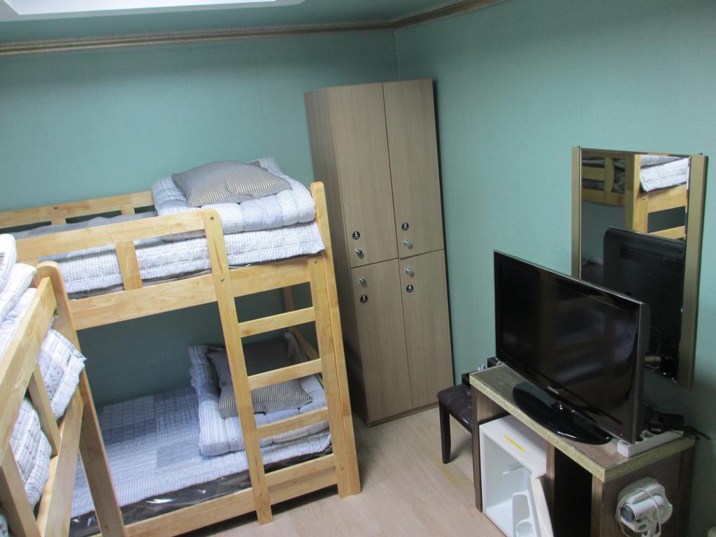 Moiri Guesthouse ยอซู ภายนอก รูปภาพ