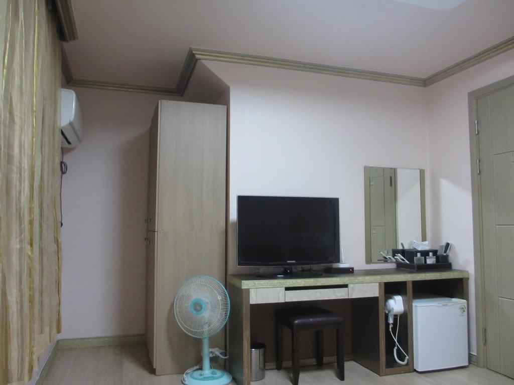 Moiri Guesthouse ยอซู ภายนอก รูปภาพ